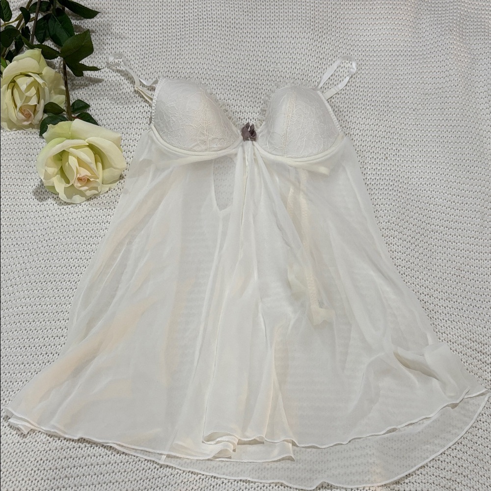 Simply Vera Vera Wang Cream Lace Chemise